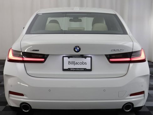 Certified 2025 BMW 330i xDrive Sedan w/ Premium Package AWD/4WD image 15
