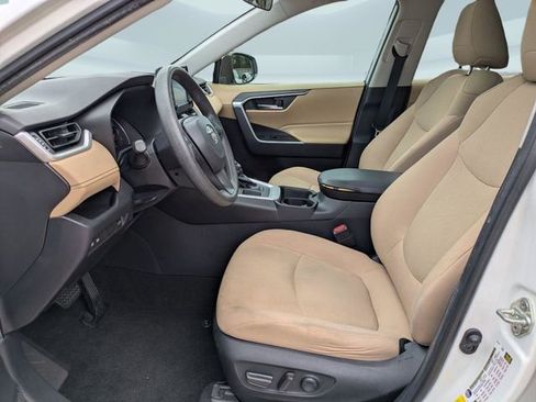 Used 2019 Toyota RAV4 XLE FWD image 21