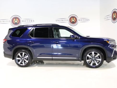 Used 2025 Honda Pilot Elite image 5