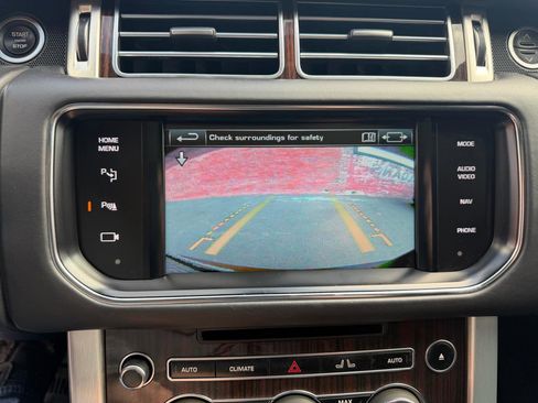 Used 2014 Land Rover Range Rover Supercharged image 11