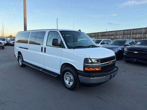 Used 2023 Chevrolet Express 3500 LT w/ LT Preferred Equipment Group image 10