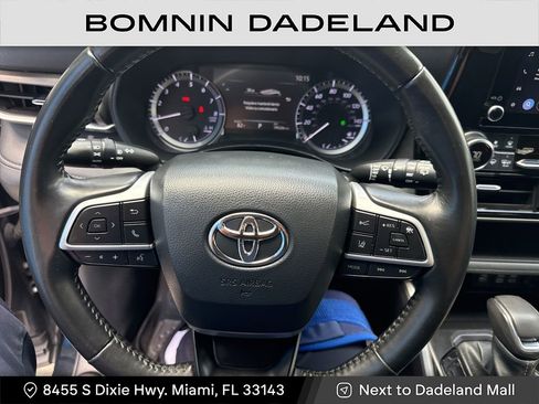 Used 2023 Toyota Highlander LE image 14