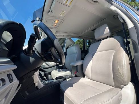 Used 2014 Subaru Forester 2.5i Limited AWD/4WD image 16