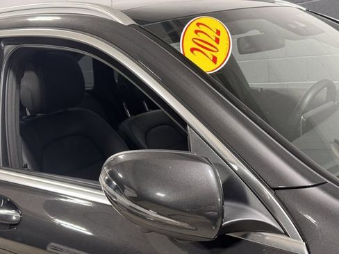 Used 2022 Mercedes-Benz GLC 300 4MATIC image 10