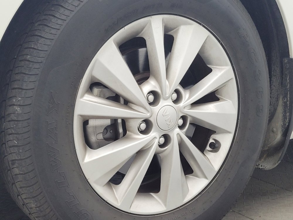 Used 2016 Kia Sedona LX w/ LX Convenience Package FWD image 30