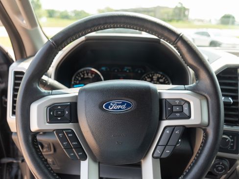Used 2019 Ford F150 Lariat w/ Trailer Tow Package AWD/4WD image 10