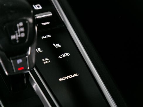 Used 2018 Porsche Panamera 4 image 47