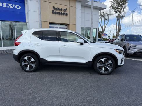 Certified 2023 Volvo XC40 B5 Plus w/ Protection Package Premier AWD/4WD image 2