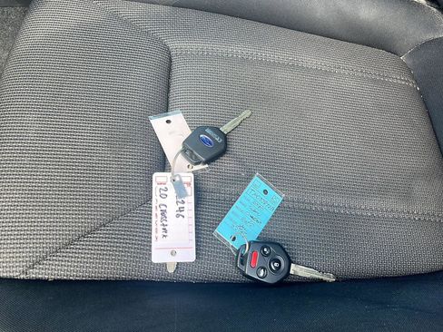 Used 2020 Subaru Crosstrek 2.0i image 3