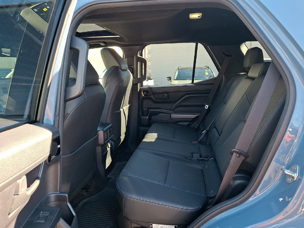 Used 2025 Toyota 4Runner TRD Off-Road Premium AWD/4WD image 10