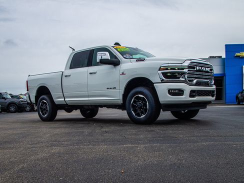 Used 2026 RAM 2500 Laramie AWD/4WD image 9