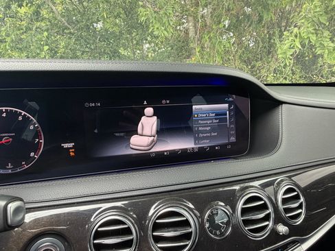 Used 2019 Mercedes-Benz S 560 4MATIC Sedan image 19