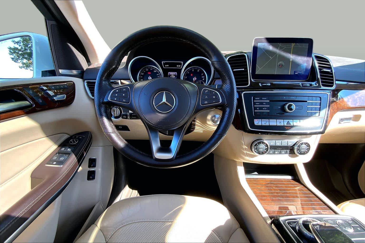 Used 2017 Mercedes-Benz GLS 550 4MATIC image 6