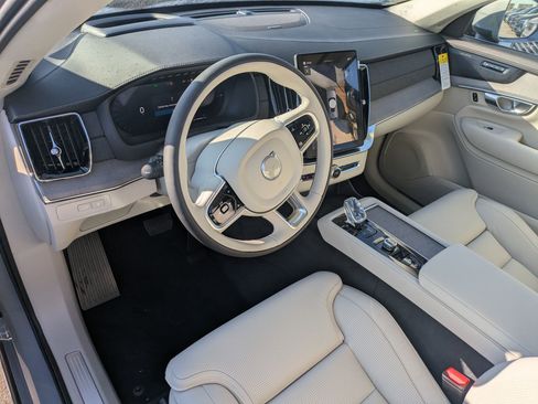 New 2026 Volvo XC90 T8 Ultra w/ Protection Package Premier image 12