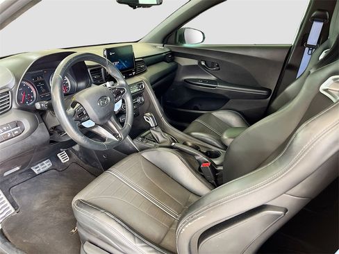 Used 2021 Hyundai Veloster N image 9