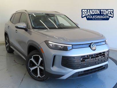 New 2025 Volkswagen Tiguan SE