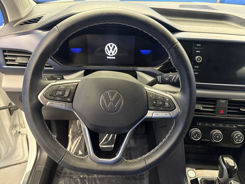 Certified 2023 Volkswagen Taos SE w/ Panoramic Sunroof Package FWD image 14