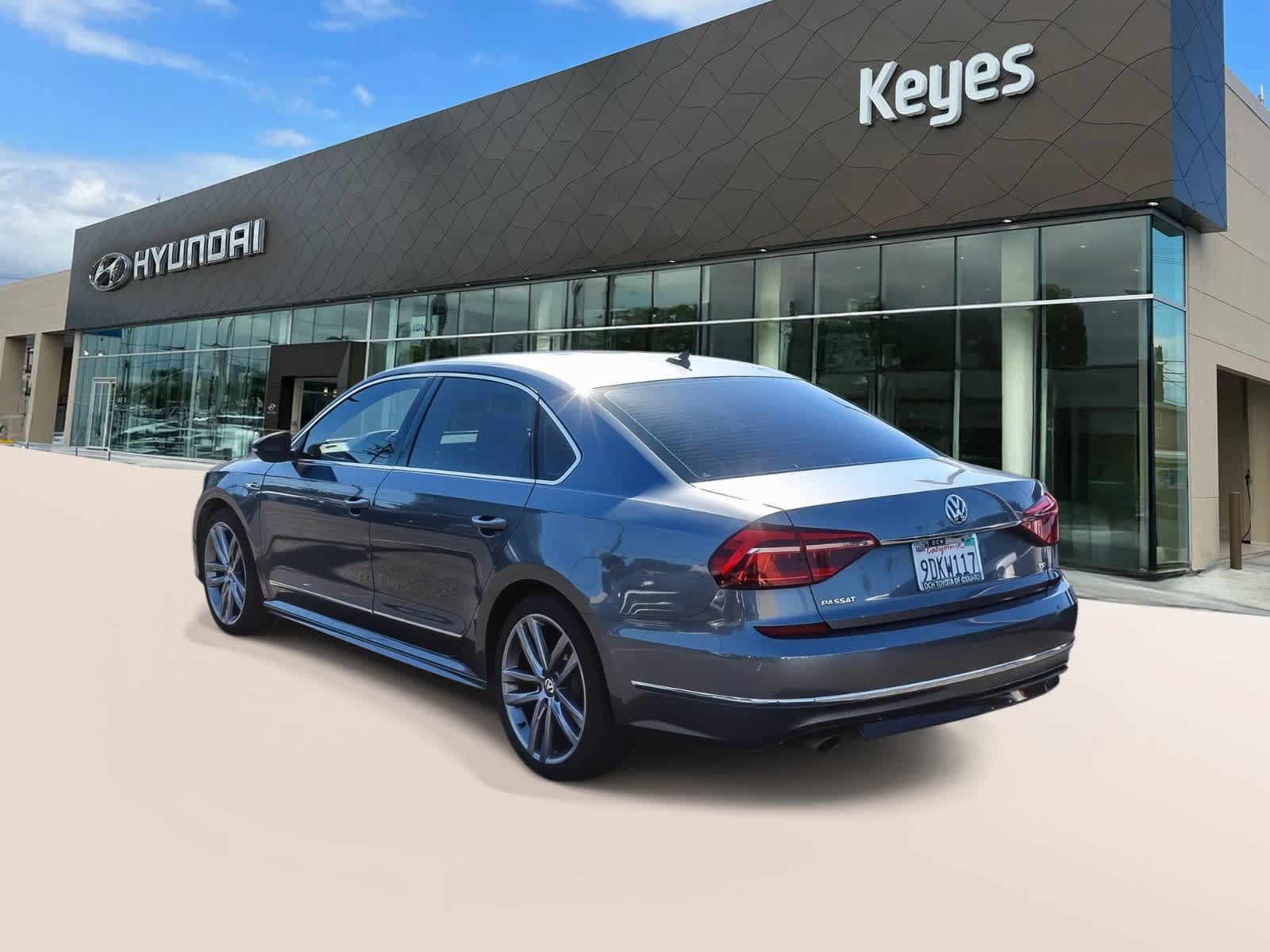 Used 2017 Volkswagen Passat 1.8T R-Line FWD image 7