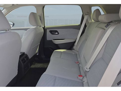 Used 2023 Nissan Rogue SV FWD image 12