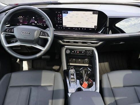 Used 2025 Audi Q5 Premium w/ Premium Plus AWD/4WD image 20