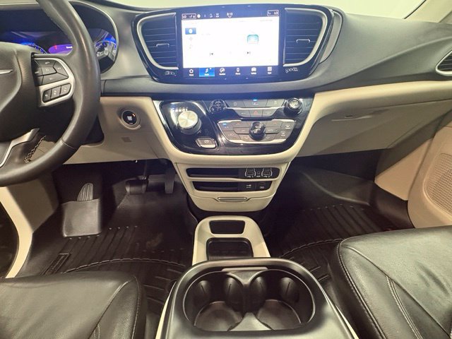 Used 2022 Chrysler Pacifica Touring-L FWD image 30