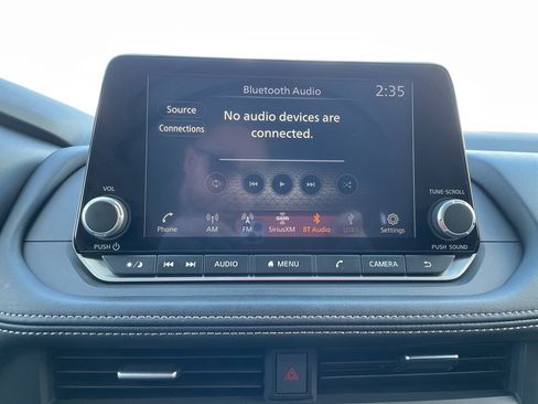 Used 2025 Nissan Rogue SV image 25