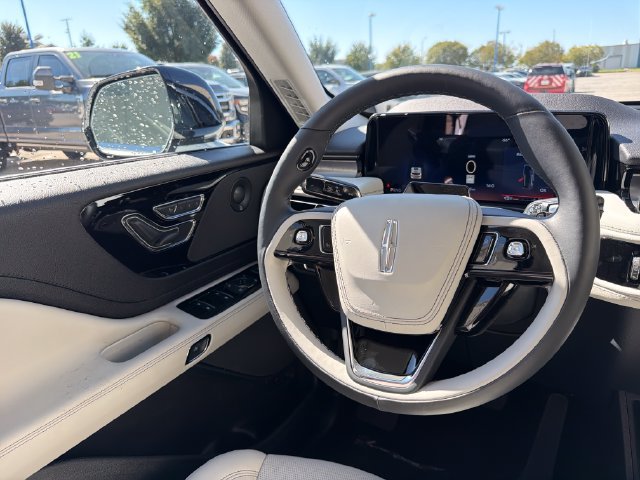 New 2027 Lincoln Aviator AWD image 19