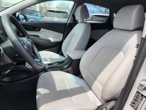Certified 2022 Hyundai Kona SEL AWD/4WD image 10