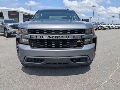 Used 2020 Chevrolet Silverado 1500 Custom w/ Custom Value Package AWD/4WD image 9