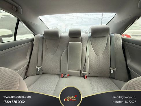 Used 2011 Toyota Camry LE image 19