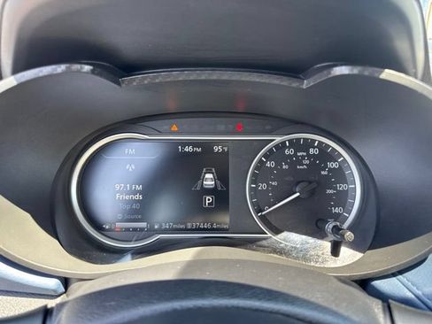 Used 2025 Nissan Versa SV FWD image 15