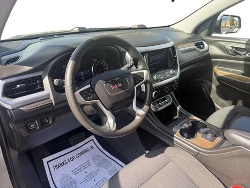 Used 2023 GMC Acadia SLE image 5