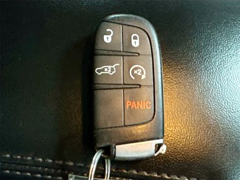 Used 2019 Jeep Grand Cherokee Altitude image 34