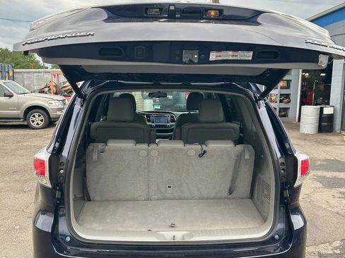 Used 2016 Toyota Highlander XLE AWD/4WD image 29