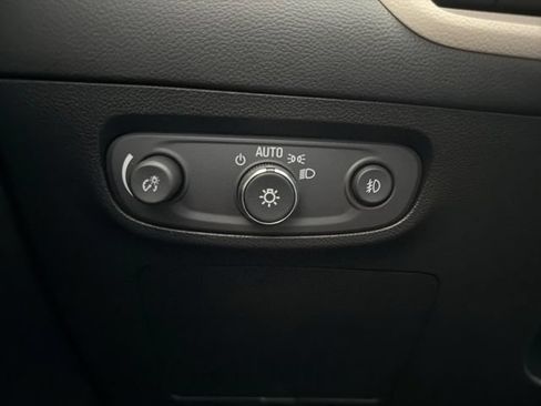 Used 2022 Buick Encore GX Essence w/ Advanced Technology Package FWD image 21