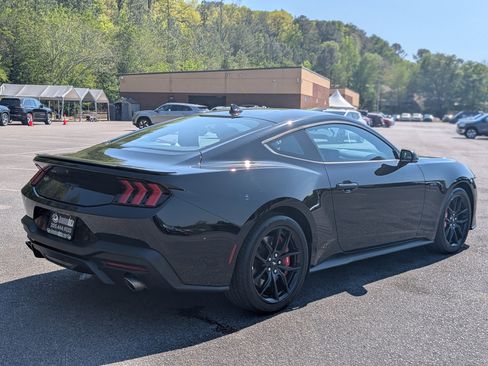 Used 2025 Ford Mustang GT Premium image 9