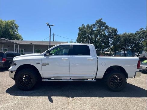 Used 2019 RAM 1500 Classic SLT w/ Luxury Group AWD/4WD image 4