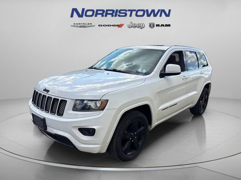 Used 2015 Jeep Grand Cherokee Altitude AWD/4WD image 3