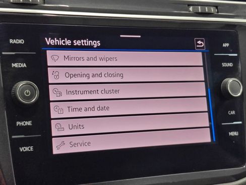 Used 2024 Volkswagen Tiguan SE AWD/4WD image 37