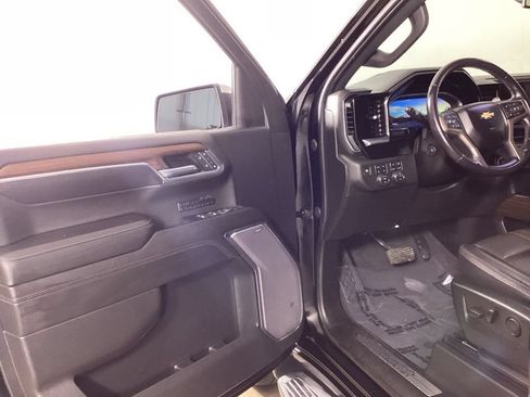 Used 2022 Chevrolet Silverado 1500 High Country w/ High Country Premium Package AWD/4WD image 10