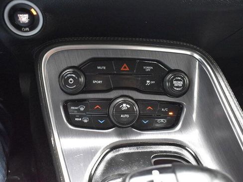 Used 2018 Dodge Challenger R/T image 10