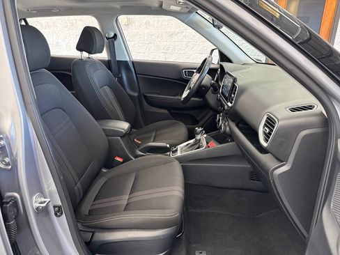 Used 2025 Hyundai Venue SEL FWD image 48