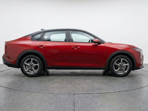 Used 2025 Kia K4 LXS image 11