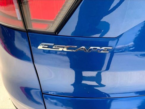 Used 2017 Ford Escape SE FWD image 33