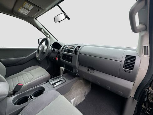 Used 2013 Nissan Frontier S image 25
