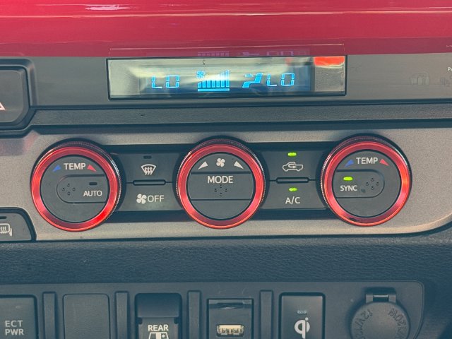 Used 2021 Toyota Tacoma TRD Off-Road AWD/4WD image 23