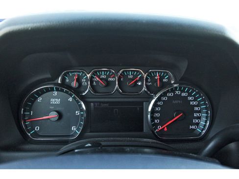 Used 2017 Chevrolet Suburban LS image 8