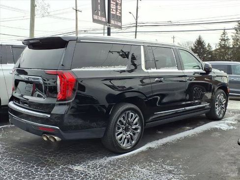 Used 2023 GMC Yukon XL Denali Ultimate image 4