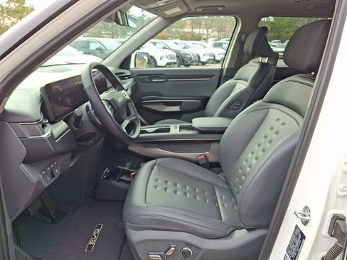 Certified 2024 Kia EV9 Wind image 16