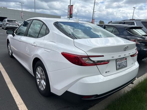 Used 2026 Toyota Camry LE w/ Convenience Package image 3